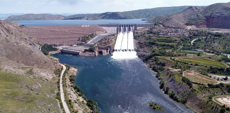 Keban Barajı’nda 7 yıl sonra ilk kez savaklar açılıyor?v=1