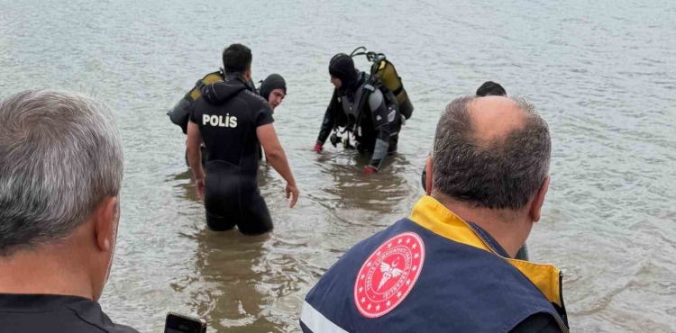 Oltasını Düşürdüğü Gölette Boğularak Hayatını Kaybetti?v=1