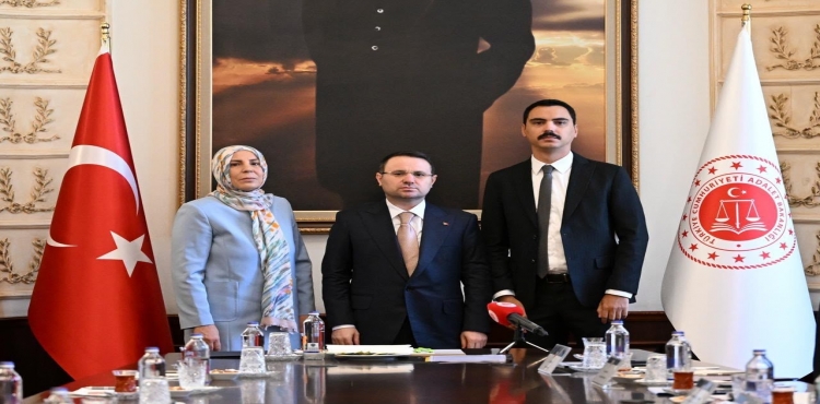 Bakan Gürlek: Bu Cinayeti Çözmek Boynumuzun Borcu